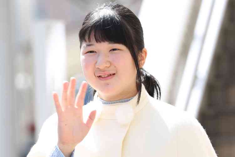 愛子天皇待望論も浮上　秋篠宮さま巡り悠仁さまが天皇に相応しい人格に育たれるか注目｜ニフティニュース