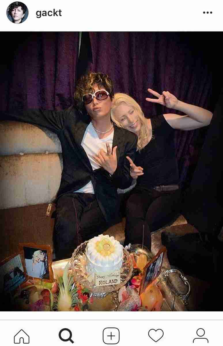 ＧＡＣＫＴ、「ホスト界の帝王」ＲＯＬＡＮＤの誕生祝いで２ショット「兄弟愛」「一生分のテキーラ飲んだ」 : スポーツ報知