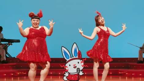 渡辺直美＆指原莉乃の“新ユニット” CMで「渚のシンドバッド」カバー