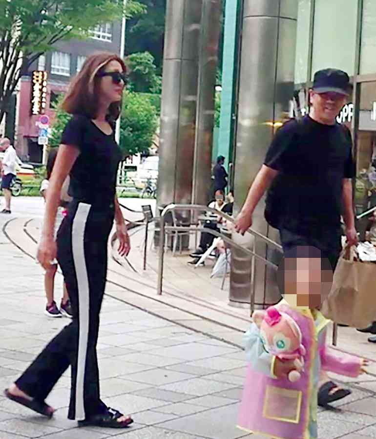意外に教育熱心な藤本敏史 木下優樹菜 愛娘のために本をセレクト ガールズちゃんねる Girls Channel