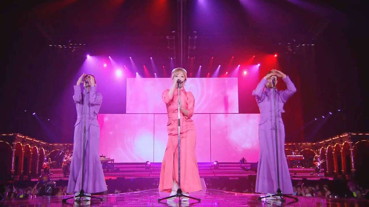 Ayumi Hamasaki Poker Face - LIVE TOKYO 2013 - YouTube