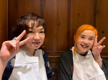 野沢直子、清水ミチコらとイカ墨料理を食べ“ゴスくちびる”で帰宅「誰か言ってくれよ」 - ネタりか