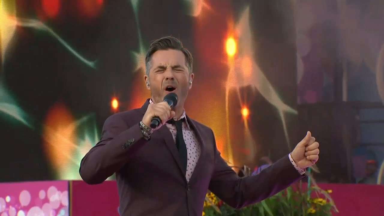 Peter Jöback - The shape of you. - Sommarkrysset (TV4) - YouTube