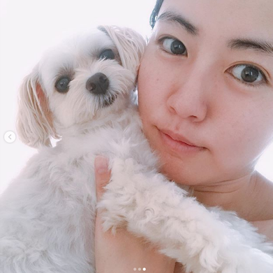 「妖怪ゼンラ娘だぁー」磯山さやか、愛犬との一糸まとわぬ（!?）すっぴん湯上がり2ショットを披露