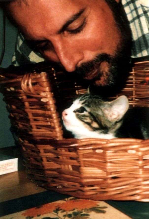 花や動物と一緒に写ってる芸能人写真