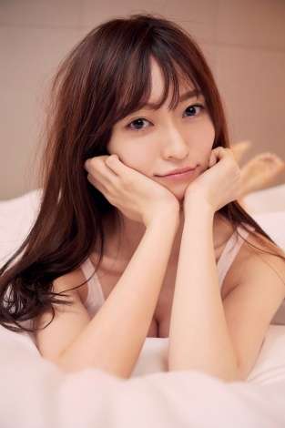 山口真帆、24歳誕生日に初写真集