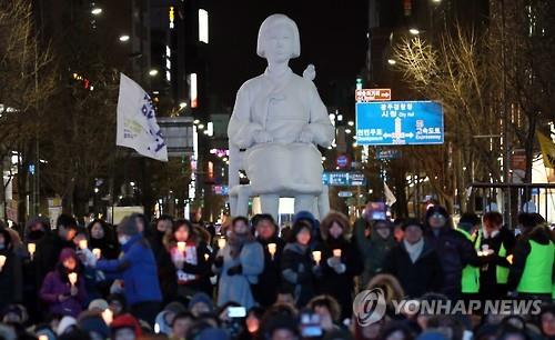 【参考画像】１日、韓国に巨大慰安婦像＆ほうきが登場ｗｗｗｗｗｗｗｗｗｗ ｜ もえるあじあ(･∀･)