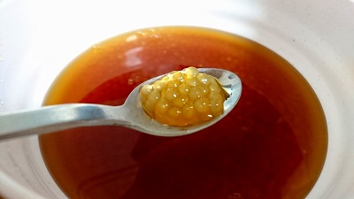 タピオカをイクラっぽく料理してご飯に載せてみた→見た目は想像以上に本物っぽく、味は思ったよりイクラだった