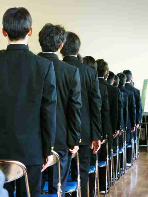 今田耕司の出身高校・日生学園とはどんな学校？脱走したって本当？ | 大人男子のライフマガジンMensModern[メンズモダン]