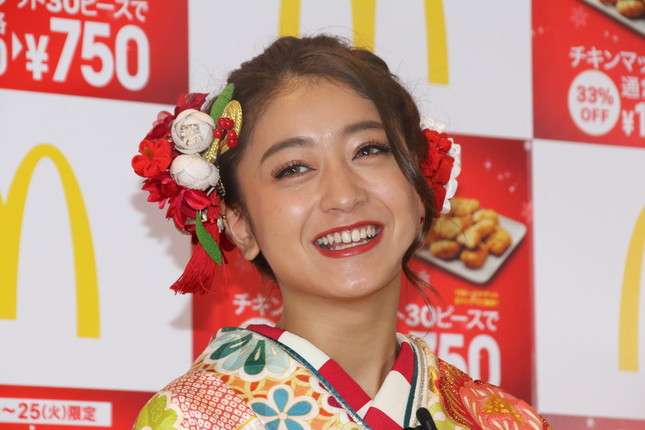 みちょぱ、安藤なつ・りんごちゃんらとの4ショットで「小さくみえる」