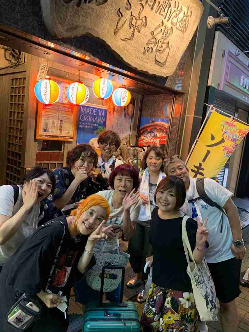 野沢直子、清水ミチコらとイカ墨料理を食べ“ゴスくちびる”で帰宅「誰か言ってくれよ」