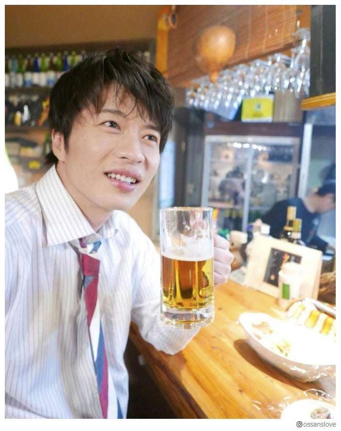 「おっさんずラブ」田中圭、“牧くん目線”の居酒屋デート風ショットが話題 - モデルプレス