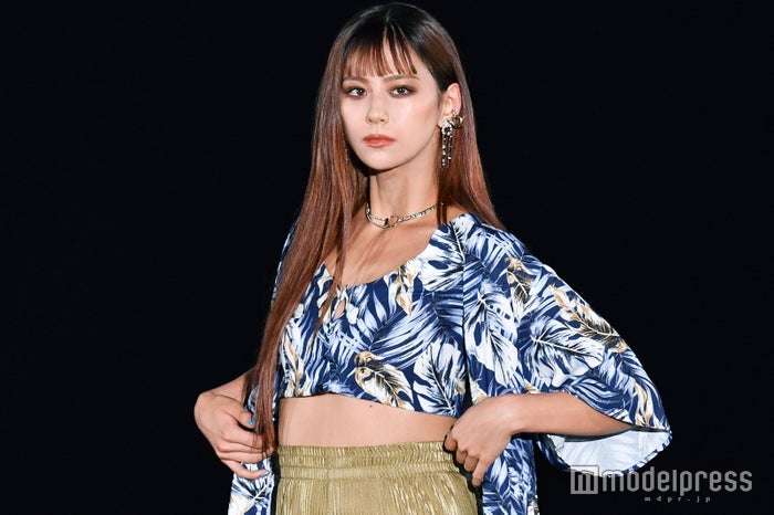 西内まりや、SEXYビキニで谷間チラリ 圧巻スタイルに絶賛の声 - モデルプレス