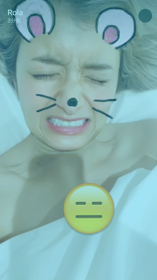 ローラ、カウガール風の肩出しショットに「西部劇で出てきそう」