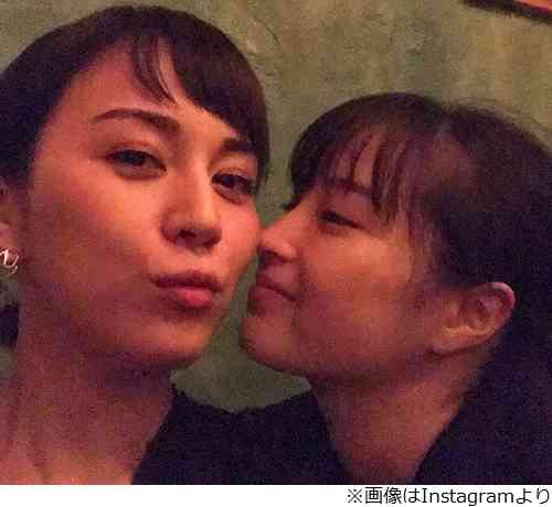 広瀬すず、“仲良し”比嘉愛未との関係語る | Narinari.com