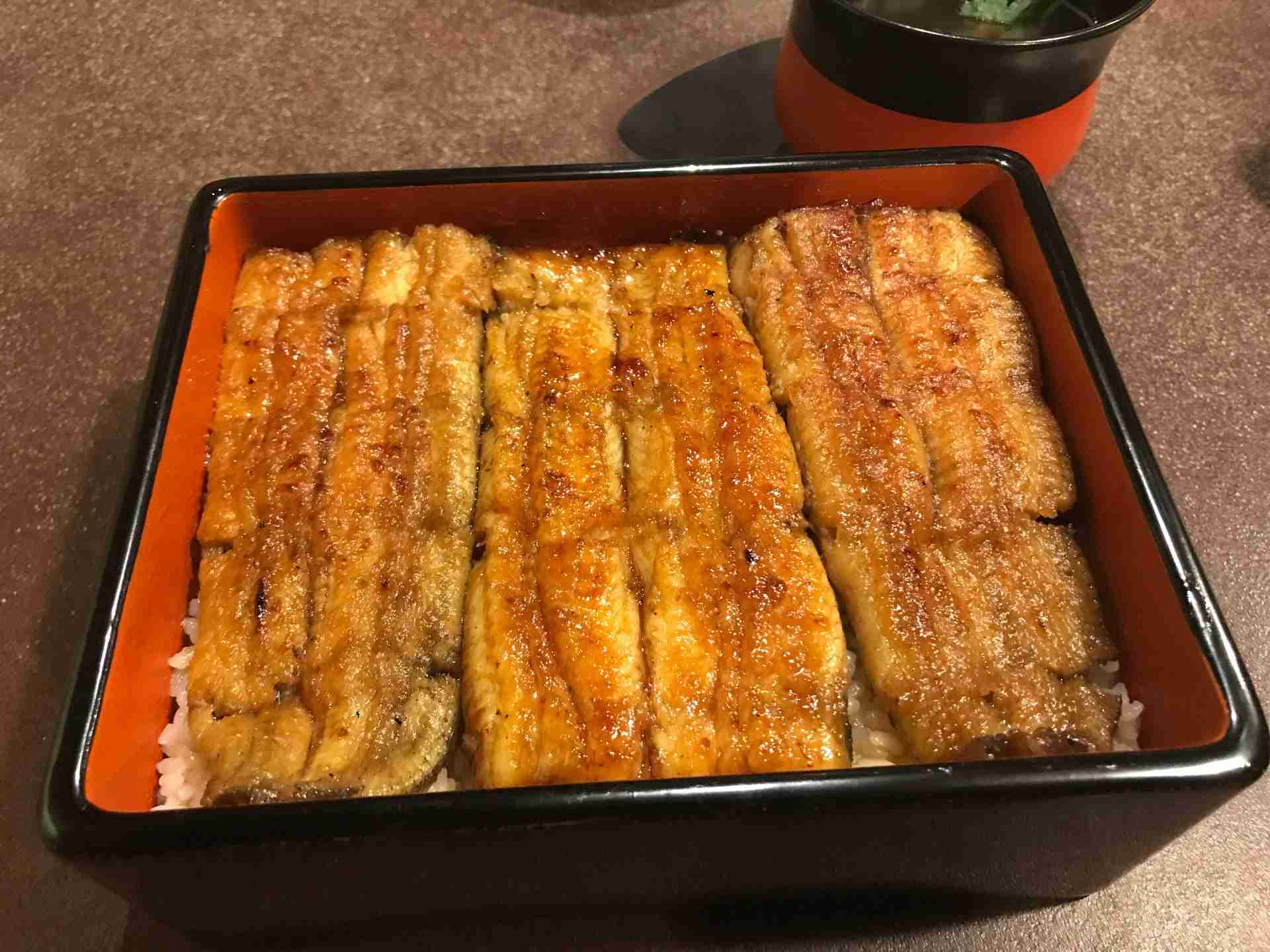 日本各地のグルメを貼りお腹を空かせるトピ