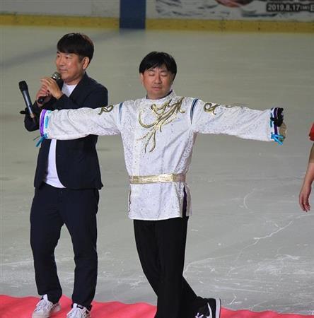 レイザーラモンRG、羽生結弦に扮した姿で登場