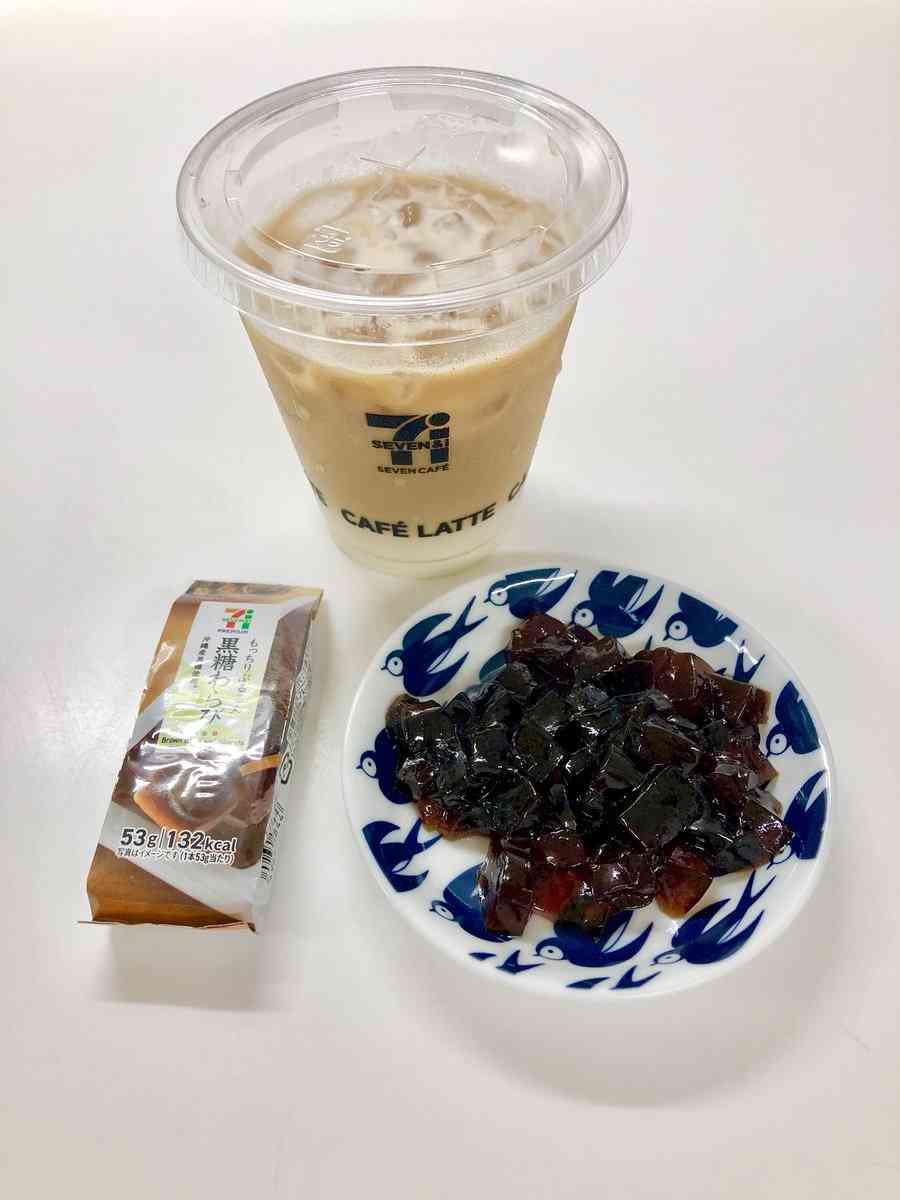ツイッターで大反響　セブン商品で作る「わらび餅ドリンク」飲んでみた。