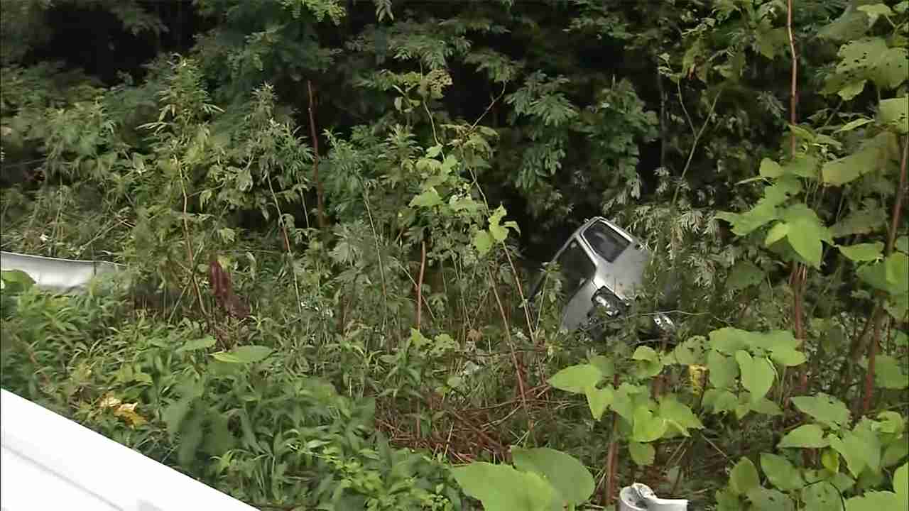 パトカー追跡中 高校生ら2人重傷　3人で軽トラック走行・逃走 - FNN.jpプライムオンライン