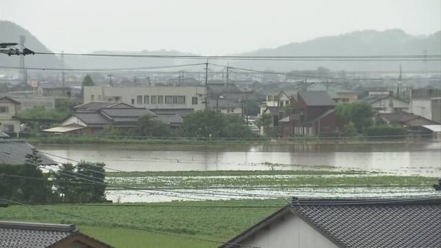 佐賀 武雄市と大町町の広い範囲で浸水被害か 救助活動続く
