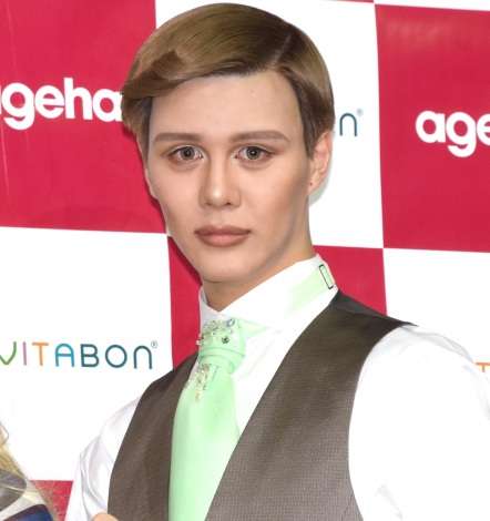 Matt、スーパードアップショット披露「毛穴レス綺麗」 | ORICON NEWS