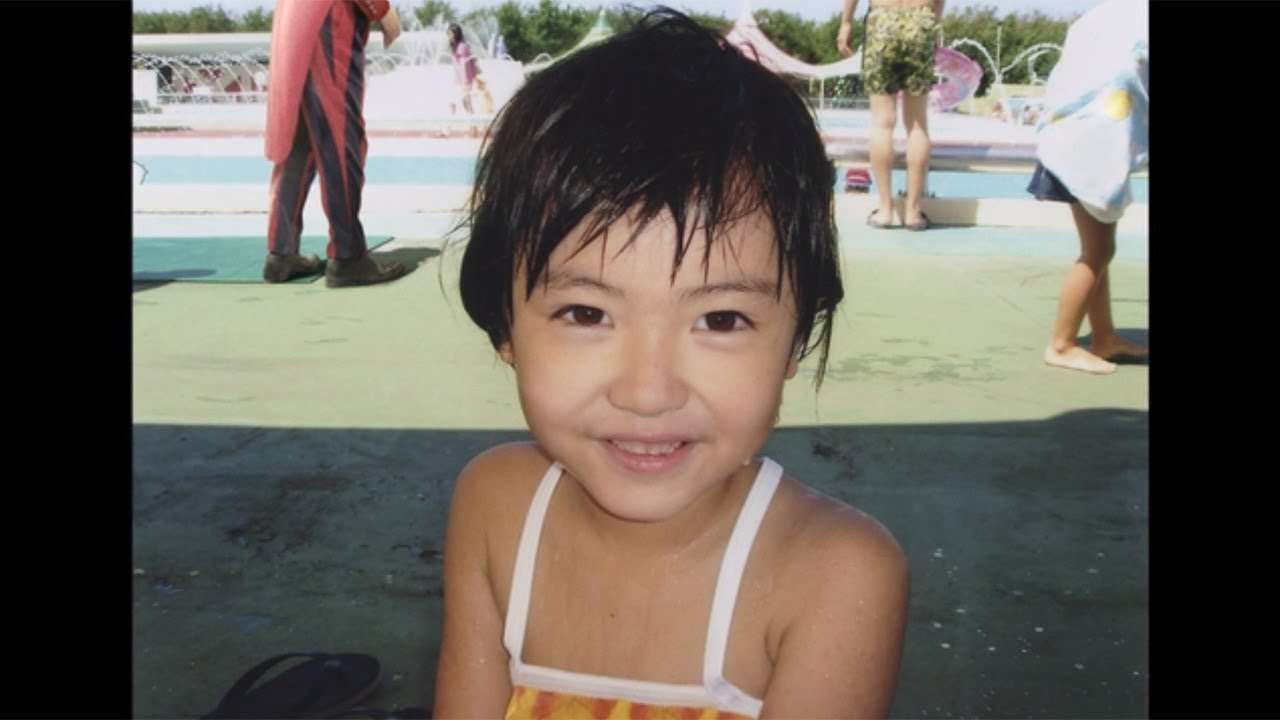 浜辺美波、CMで可愛すぎる少女時代の写真を公開　「JA共済」新CM - YouTube