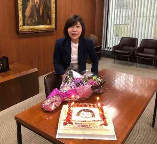 林真理子、エッセイ連載回数が世界新記録 | Narinari.com