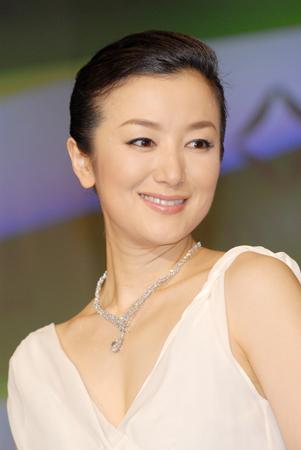 積極的に婚活している鈴木京香 - リアルライブ