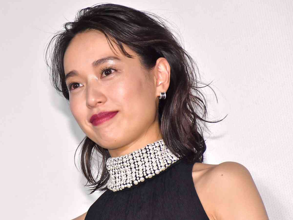 戸田恵梨香、誕生日を迎え記念ショット公開　比嘉愛未「おめでとう」
