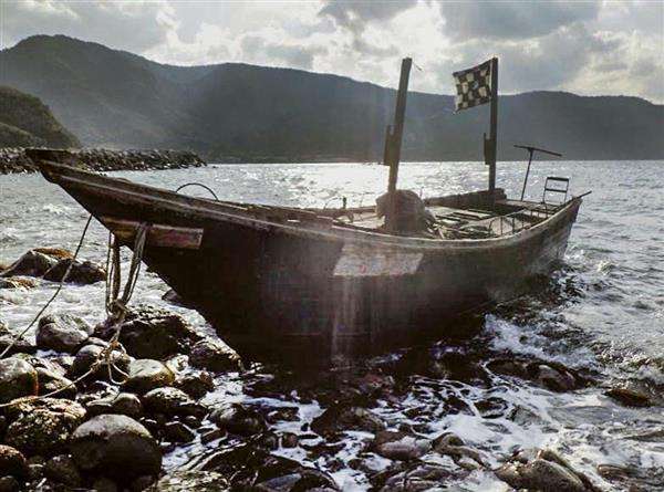 隠岐の島漂着の北朝鮮漁民「軍の偵察要員では」　「顔に黒い油」は高度な生命維持知識か　宮塚寿美子氏が緊急寄稿 （1/2ページ） - zakzak