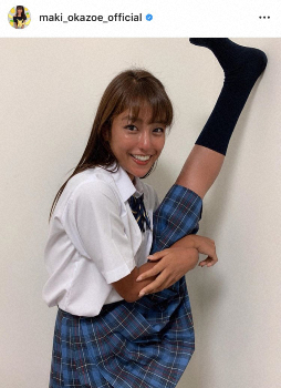 岡副麻希、セーラー服で“I字バランス”　ファン絶賛「柔らかすぎ」「どーなってんの？」― スポニチ Sponichi Annex 芸能