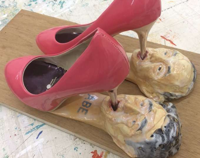 あいちトリエンナーレが「安倍首相をハイヒールで踏む作品を展示」というデマ情報が拡散（ハフポスト日本版） - Yahoo!ニュース