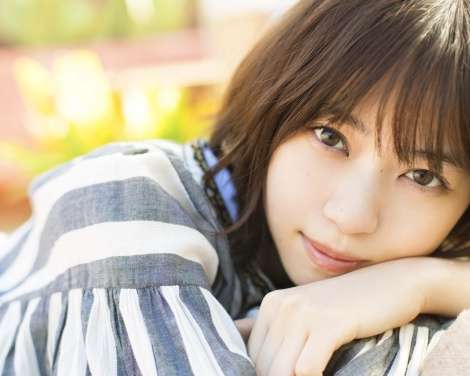 西野七瀬、過去写真集がランキング上昇　『あな番』好演から注目度上昇か | ORICON NEWS