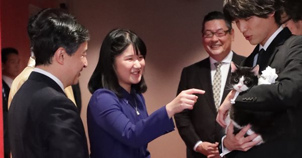 愛子さまダンス公演に観客殺到「人気はもはや佳子さま超え」 | 女性自身