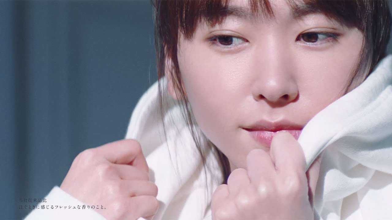 新垣結衣、キュートな白パーカ＆ポニテ姿で爽やかに　「アロマリッチ」新CMが公開 - YouTube