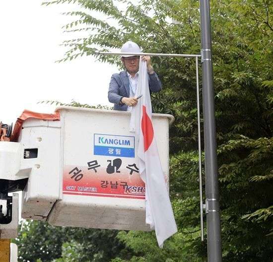 韓国を「ホワイト国」から除外　閣議決定、規制第2弾