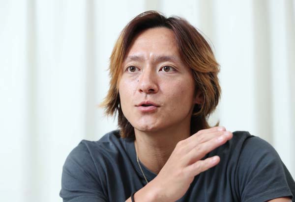 浜崎あゆみの元カレ内山麿我さん「破局後は雑草を食べた」