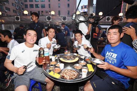 Ｕ18西は軽め調整、前夜11時撤収「３秒で寝た」（日刊スポーツ） - Yahoo!ニュース