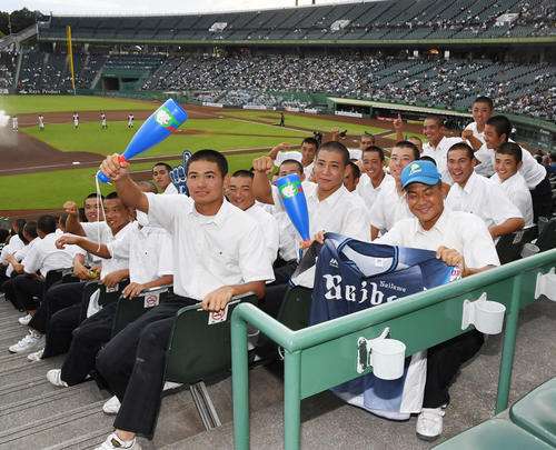 明石商・中森「僕もプロで」先輩の西武松本航に刺激 - プロ野球 : 日刊スポーツ