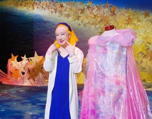 美輪明宏が提唱、世界を救う言葉は「ルンルン」 - 芸能 : 日刊スポーツ