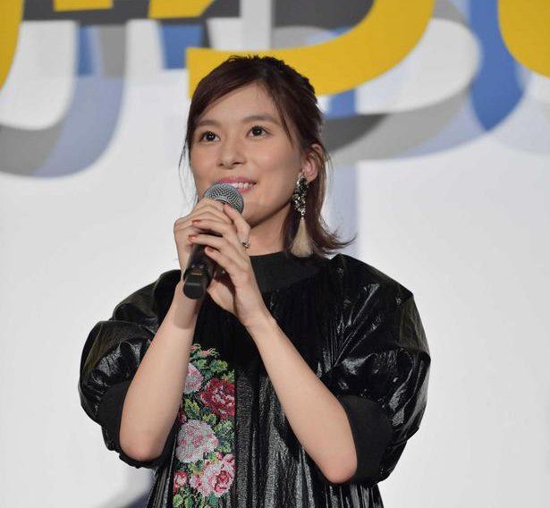 芳根京子、かわい過ぎる“パン屋さん”姿に歓喜の声「無条件で常連になります(笑)」「毎日通うわ〜」 （1/2） | 芸能ニュースならザテレビジョン
