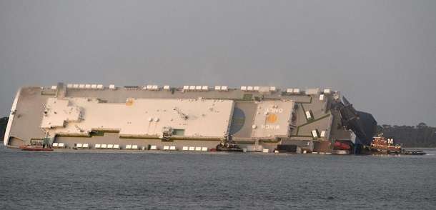 続報★日本のせいｷﾀ━━(ﾟ∀ﾟ)━━!!!  米国で転覆した韓国船「日本船避けようとして事故」三菱が造った三井のトヨタ車運搬船 ｜ もえるあじあ(･∀･)