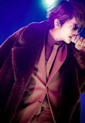 AAA・日高光啓、ベッド動画の