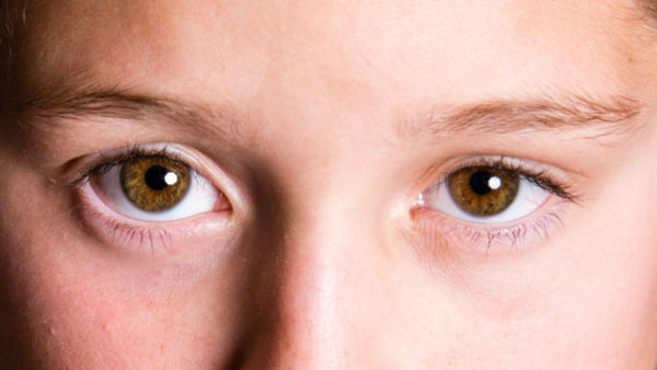 大きさが異なる目「雌雄眼」の性格や特徴が分かる６の人相占い | Fortune Media