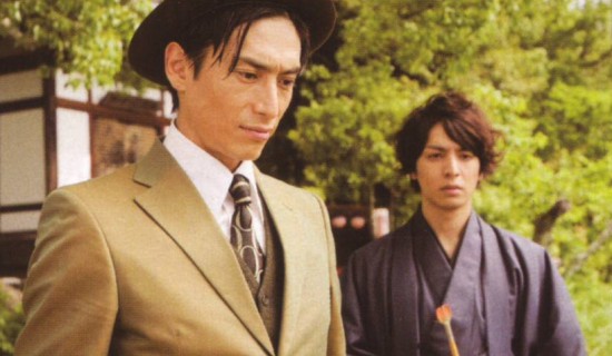 瀬戸康史＆藤原竜也ら、眼福“昭和モダン”なスーツ姿解禁＜人間失格＞