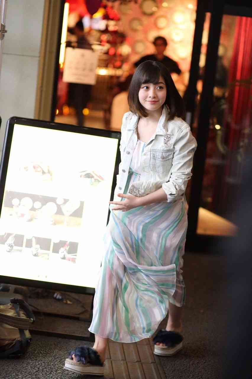 橋本環奈　主演映画舞台挨拶から焼肉店直行姿をキャッチ