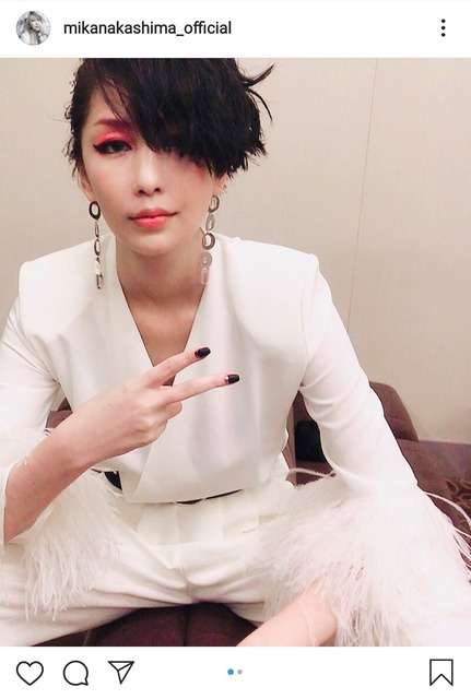 「白美嘉さんも黒美嘉さんも素敵」中島美嘉の麗しい衣装姿＆豪快アシメヘアに絶賛の声