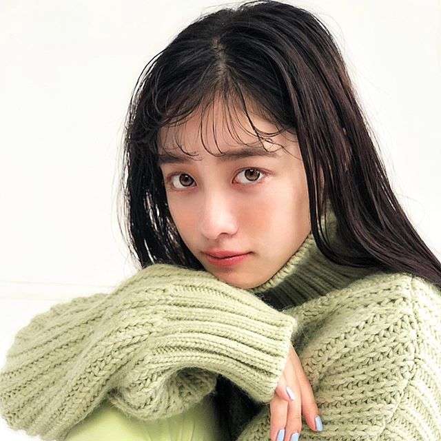 橋本環奈、色気漂うオフショットにファン悶絶「雰囲気違くてこれもまたかわいい…」