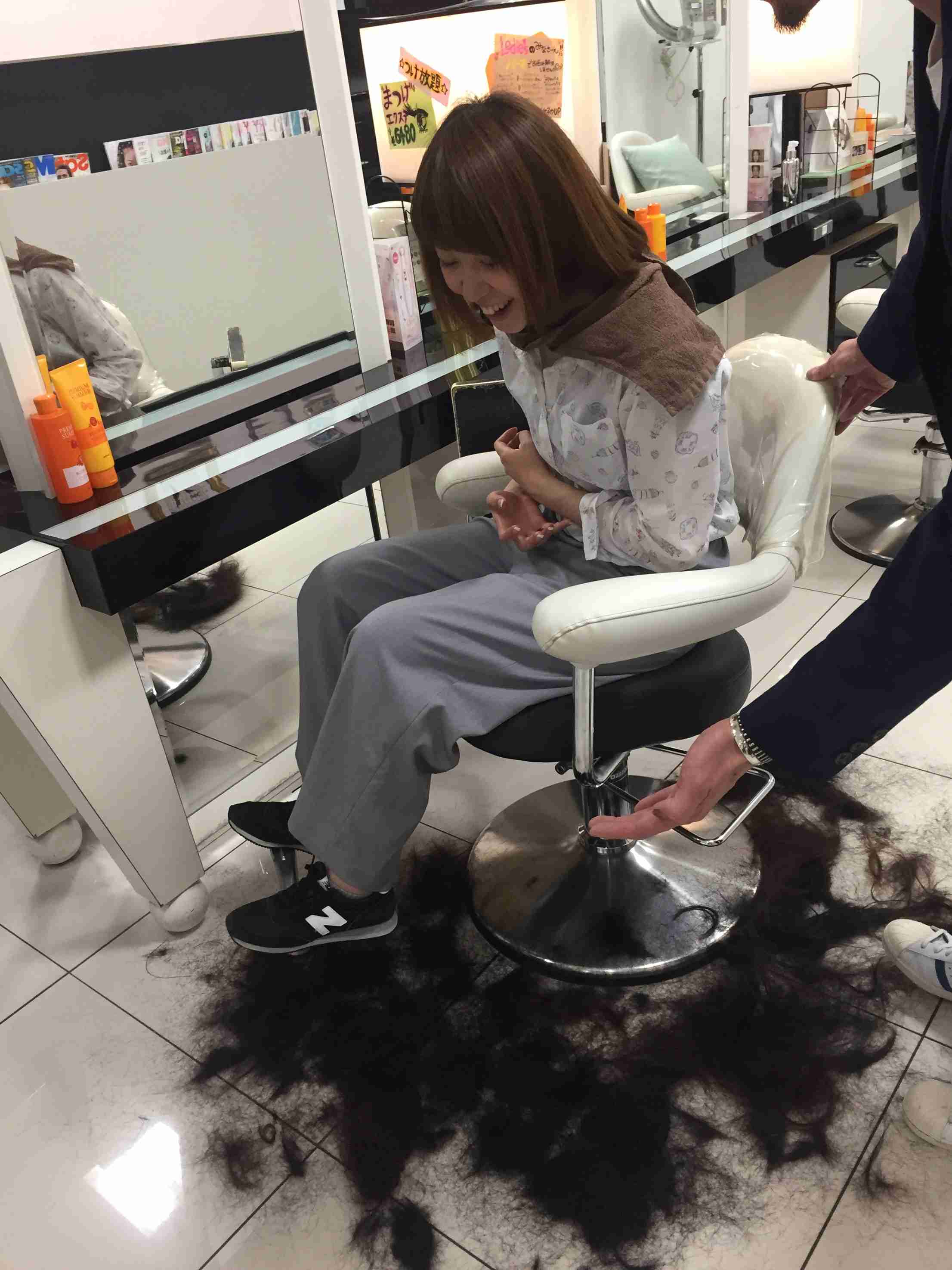 高速バス内で女性の髪を切る 容疑で22歳男逮捕 滋賀