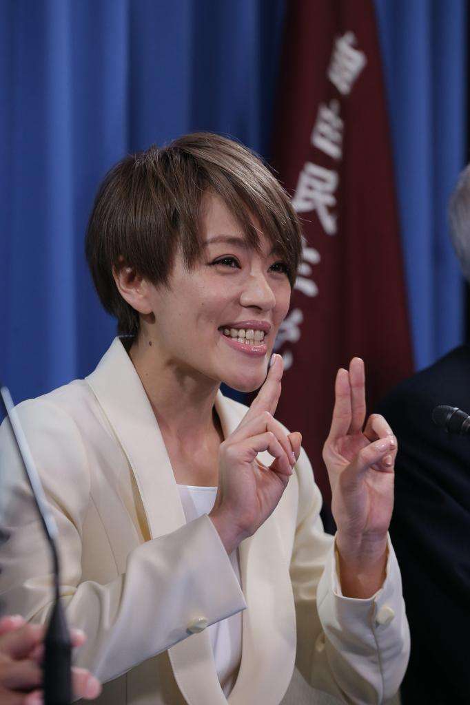 今井絵理子政務官に自民党からブーイング　所属していた芸能事務所が多額献金　交際の元神戸市議は雲隠れ (1/2) 〈週刊朝日〉｜AERA dot. (アエラドット) 
